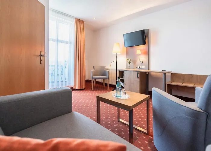 马克格拉夫酒店 3* 莱宁